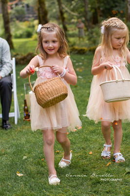 Portland wedding photographer at High Valley Estate in Battleground, Washington
