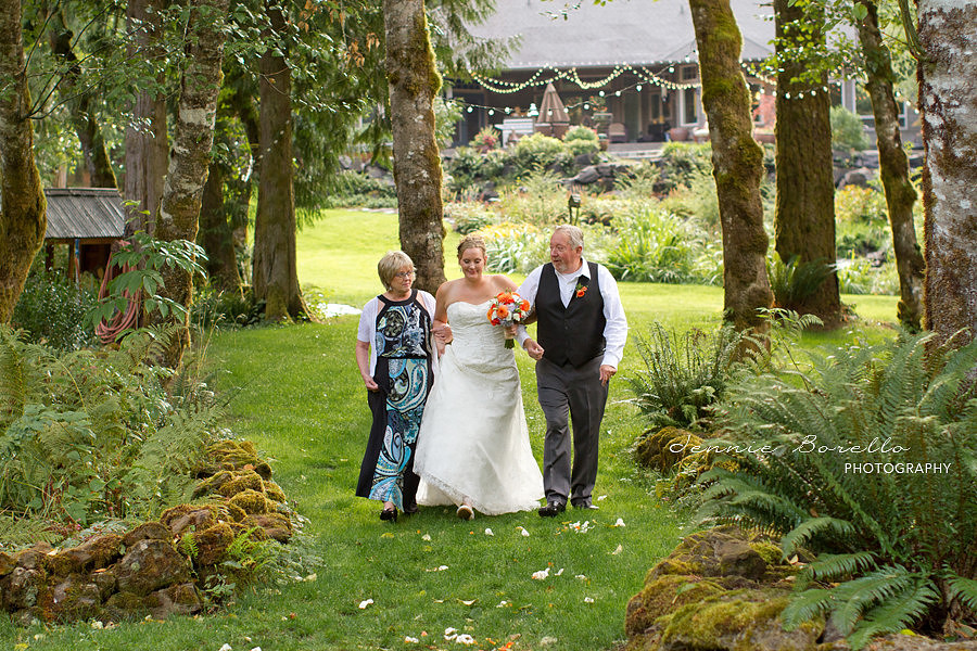 Portland wedding photographer at High Valley Estate in Battleground, Washington