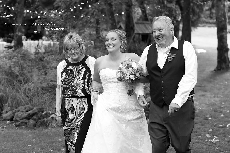 Portland wedding photographer at High Valley Estate in Battleground, Washington