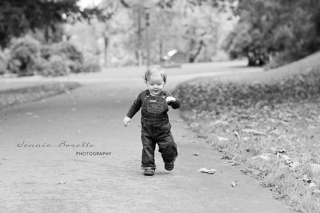 Portland Children's Photographer at Laurelhurst Park in Portland, Oregon