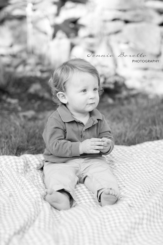 Portland Children and Family Photographer in Sellwood, Portland, Oregon. 1-year photography session.