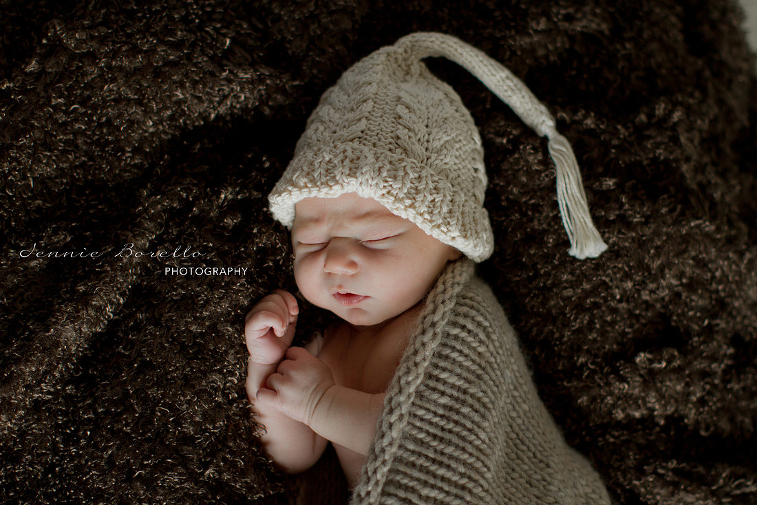 Portland Newborn and Family Photographer in Albany, Oregon.