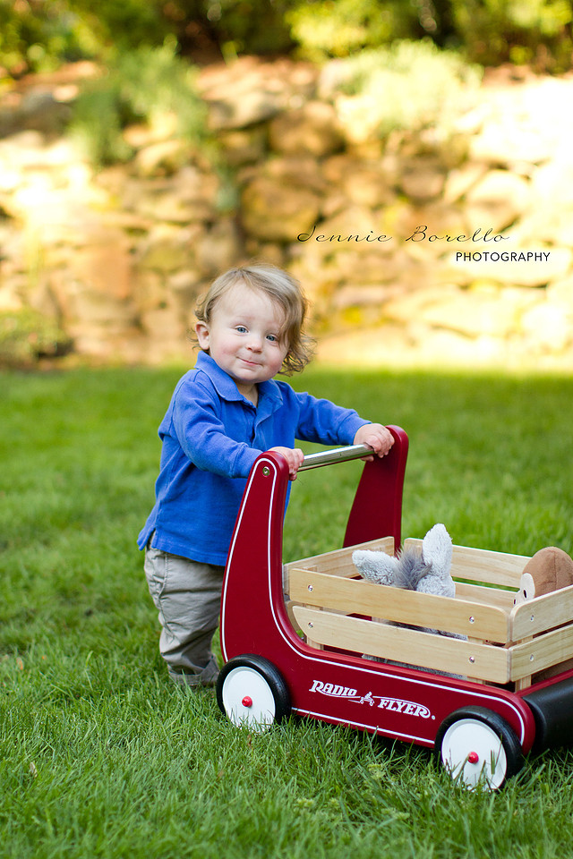 Portland Children and Family Photographer in Sellwood, Portland, Oregon. 1-year photography session.