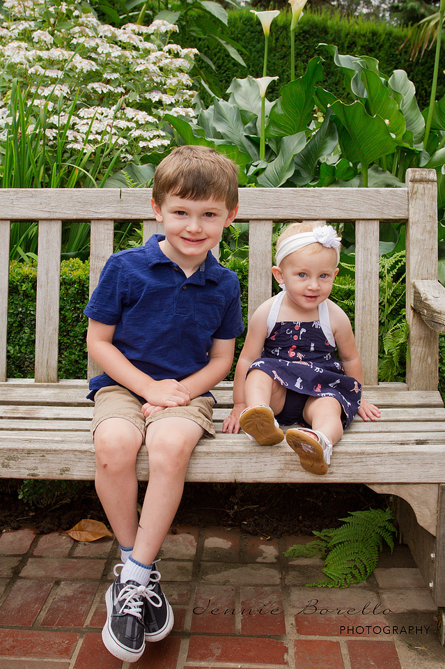 Portland, Oregon Family Photographer at the Rose Gardens.