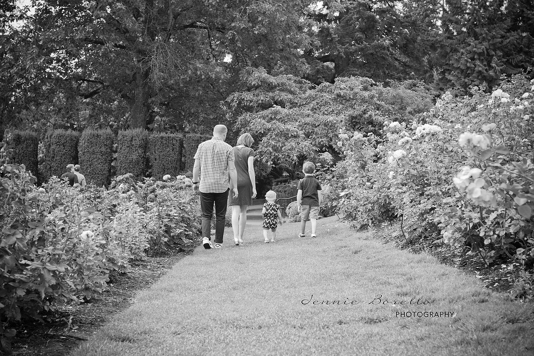 Portland, Oregon Family Photographer at the Rose Gardens.