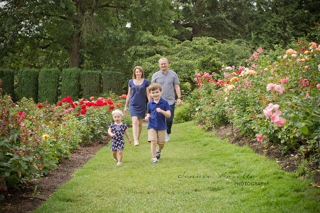 Portland, Oregon Family Photographer at the Rose Gardens.